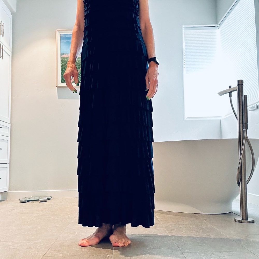 Blue Tiered Ruffled Sleeveless Cocktail Gown